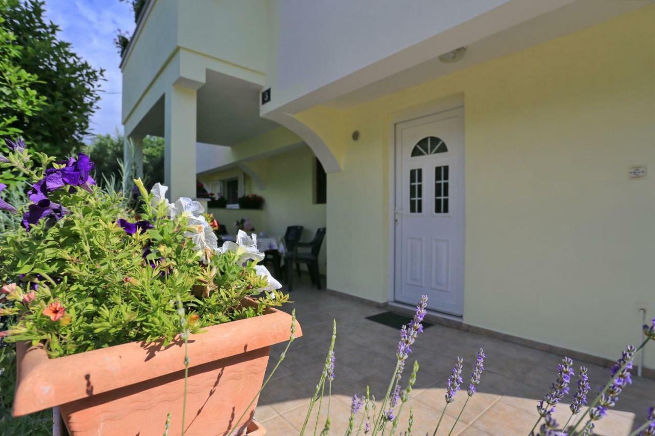 Apartments Romansa Zaton  Exterior photo